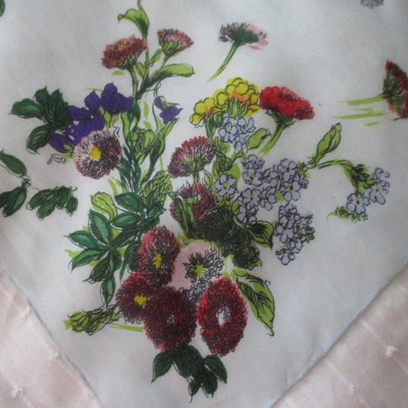 Light blue floral 1950s scarf - Picture 4 of 6